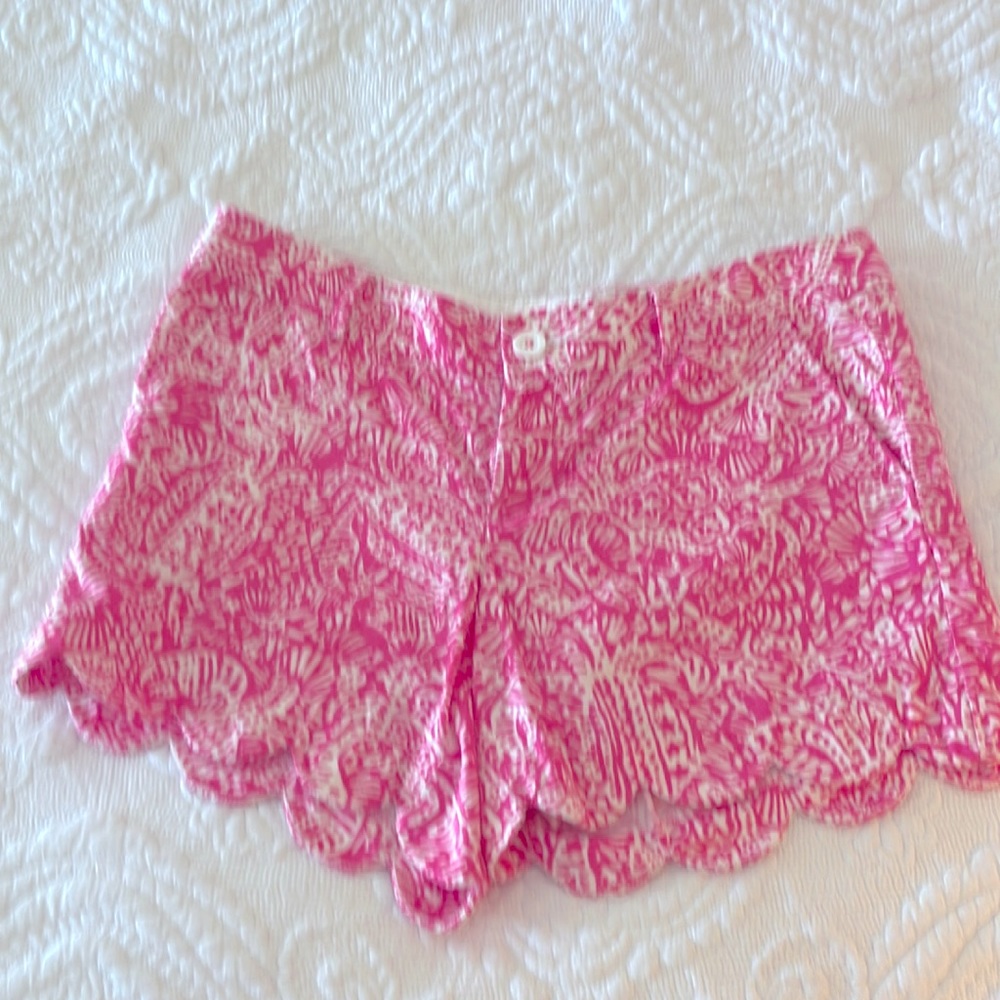 Lilly Pulitzer, the butter, cup short, size 10, pink and white shorts